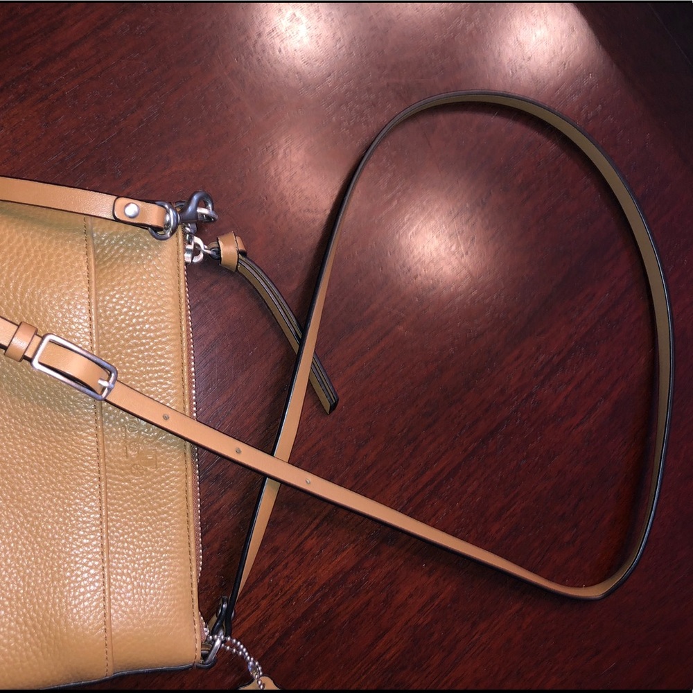 Coach Handbag - Picture 4 of 6